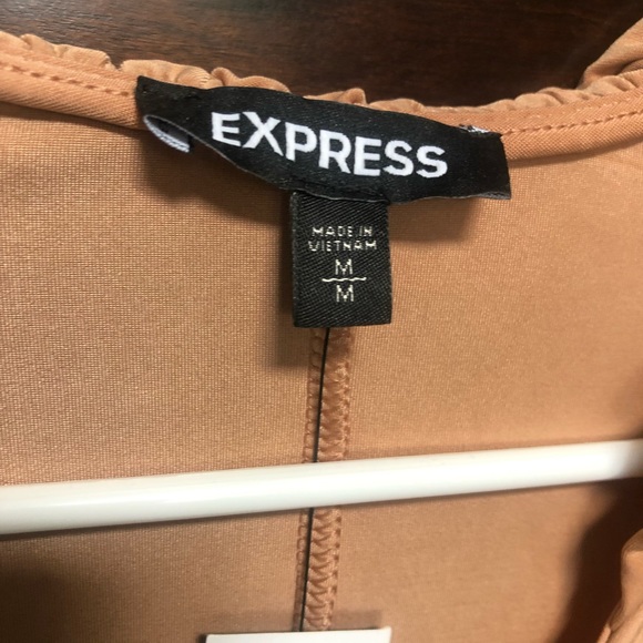 Express Ruffle Sleeve Blouse - Picture 4 of 8